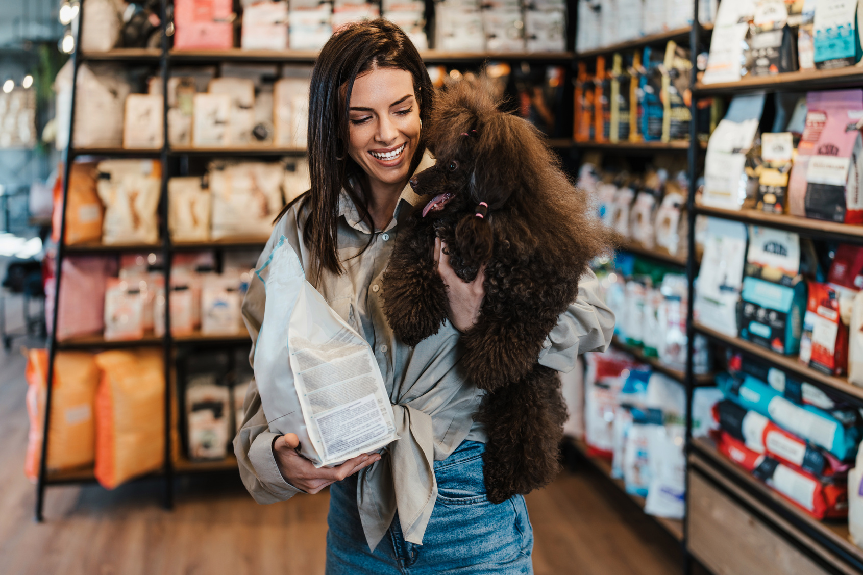 prenda como vender mais em seu pet shop e se preparar para o movimento do início do ano com dicas de organização e marketing eficaz.